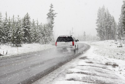 Fahrzeugpflege im Winter: So bringen Sie Ihr Fahrzeug gut durch die kalte Jahreszeit